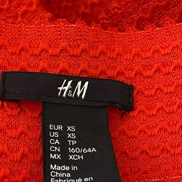 H & M NWT Red Textured Bandage Elastic Waist Flared Skirt w/back Zipper - Picture 6 of 12